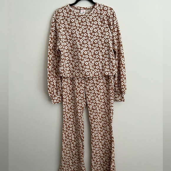 Belle du Jour Floral Lounge Set Juniors’ Size X-Large - Picture 1 of 9